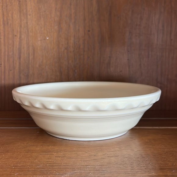 FIESTA 6” Small Pie Baker in Ivory- Retired color! - Picture 4 of 6